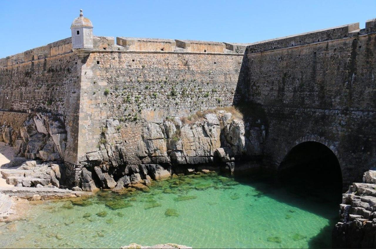 Appartement Jusqu'A 6 Personnes Sur La Presqu'Ile De Peniche Surf Portugal エクステリア 写真